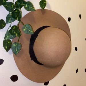 Tan Felt Hat